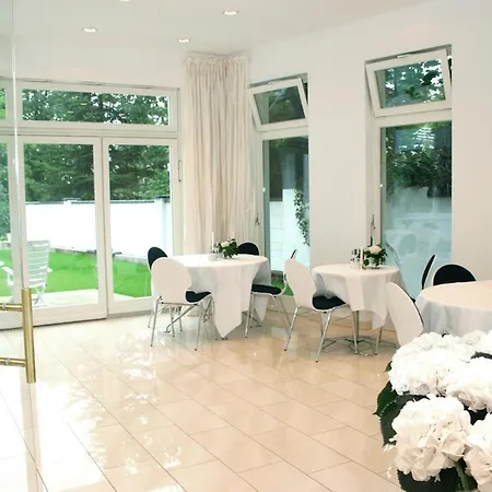 Falkenberg Отель